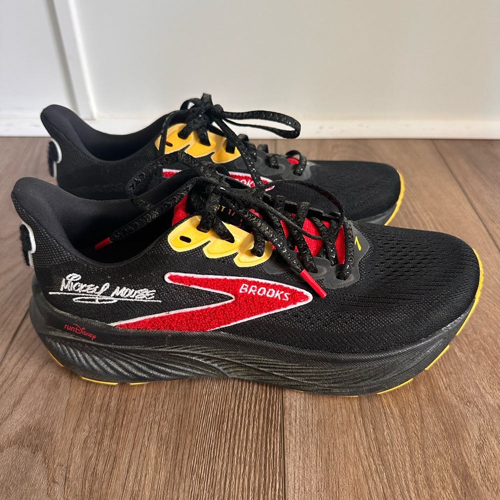 Brooks Women's Mickey Mouse runDisney Running Shoes 8.5